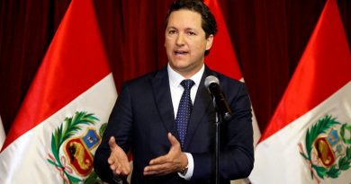 Aprueban informe para suspender a presidente del Congreso de Perú, Daniel Salaverry (Guadalupe Pardo / Reuters)