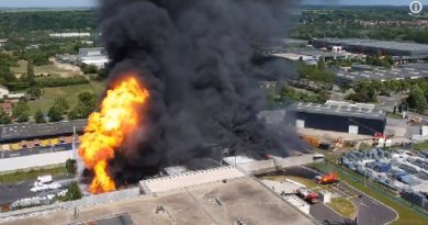 Reportan un gran incendio en una planta de gestión de desechos en Francia