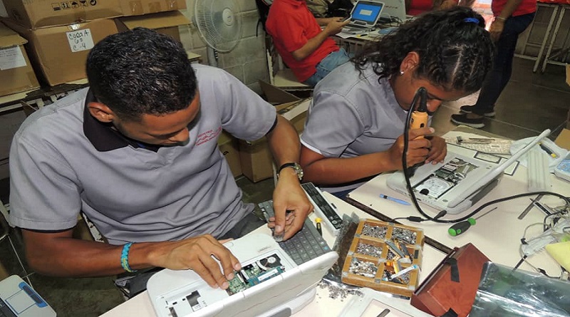 Plan para reparar Canaimitas de escuelas y comunidades de Caracas llega a La Vega