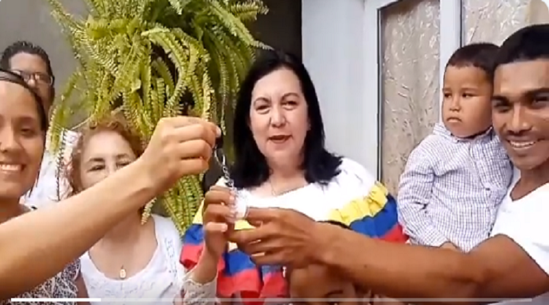 Gobernadora de Lara entrega 14 viviendas en Palavecino