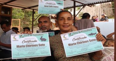 Emprendedores de Carrizal recibieron certificados en talleres de piscicultura y cunicultura