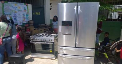 Escuelas de Higuerote reciben dotación para sus cocinas