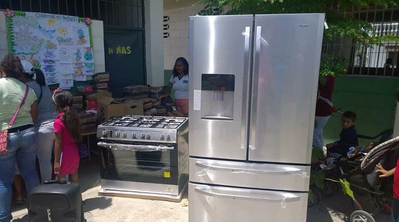 Escuelas de Higuerote reciben dotación para sus cocinas