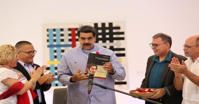 Presidente Maduro bautizó Edición Conmemorativa del Discurso de Angostura