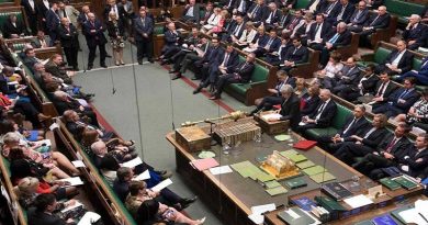 Parlamento británico rechaza moción para bloquear Brexit duro