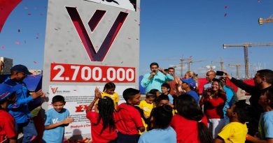 Presidente Maduro entrega en Cúa hogar 2 millones 700 mil de la GMVV (Foto Prensa Presidencial)