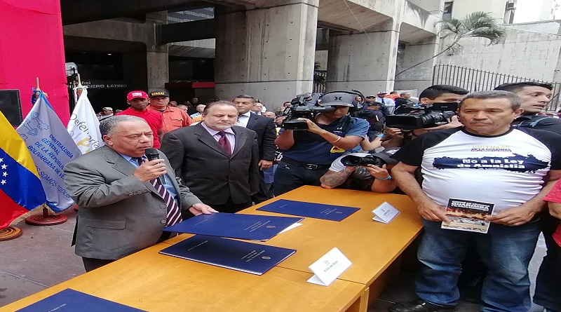 Fuerzas populares entregaron documento a fiscalía general en rechazo al informe de Bachelet