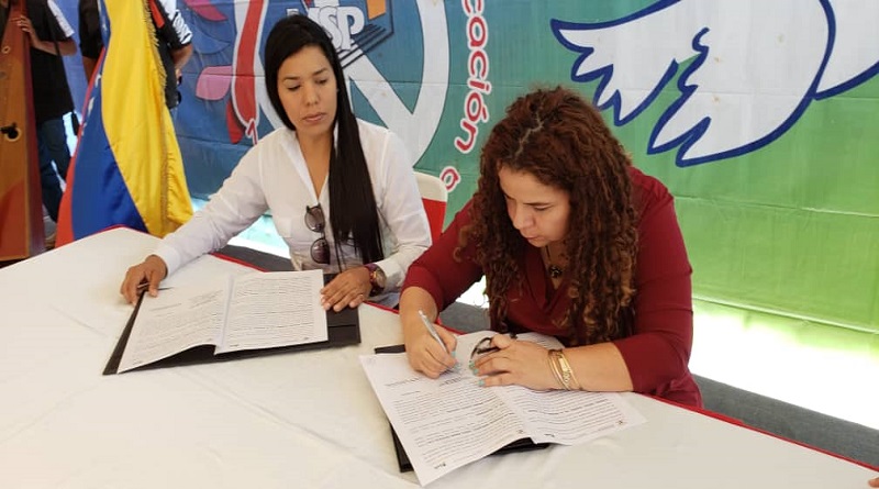 Iris Varela, realizó la firma de la alianza estratégica entre el Ministerio Penitenciario y la Sociedad Mercantil Municipal "Pinta Color Tocuyito, C.A, para instalar una Planta de Producción de Pinturas.