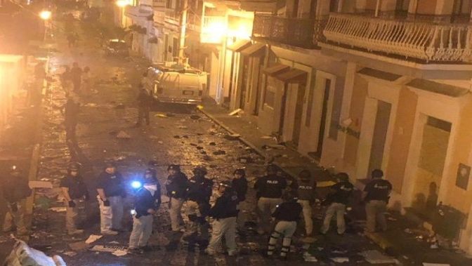 Denuncian represión policial contra manifestantes en Puerto Rico