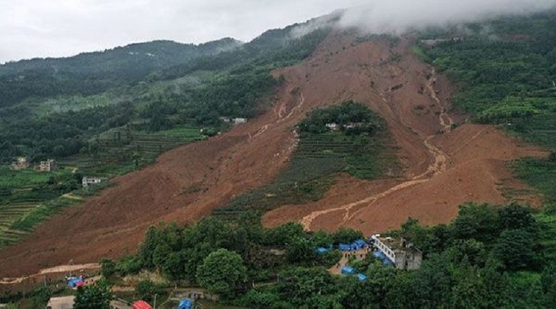 Al menos 20 personas muertas es el saldo de un alud de tierra en China