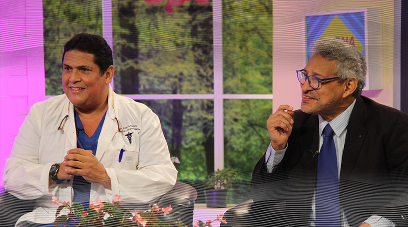Médico en cirugía estética Néstor Coronel: El plasma regenerar la piel del paciente
