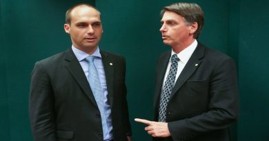 Bolsonaro designa a su hijo como embajador de Brasil en EEUU y dice que no es nepotismo