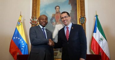 Canciller Jorge Arreaza recibe a altos representantes diplomáticos de África en Caracas