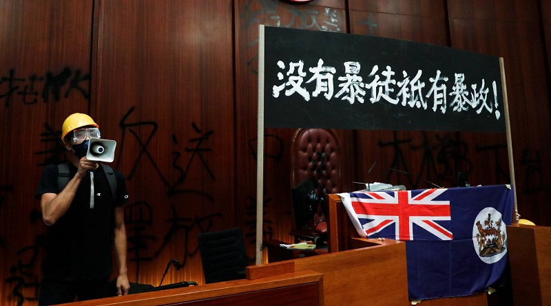 China al Reino Unido: "Manos fuera de Hong Kong"