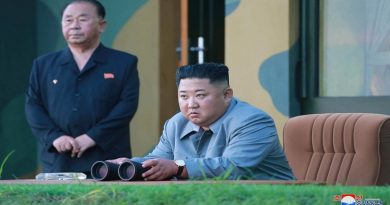 Kim Jong Un supervisa prueba de lanzamiento de nuevo sistema de cohetes