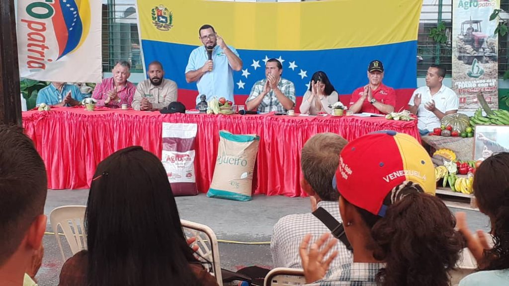 Con cinco mesas de trabajo por áreas estratégicas, la empresa estatal de insumos agrícolas Agropatria busca acompañar al sector campesino del país