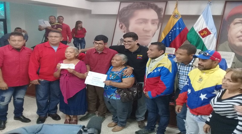Comuneros de Barinas reciben financiamientos y equipos