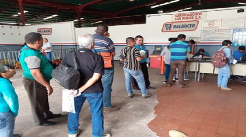 Misión Transporte entregó cauchos a transportistas de Táchira