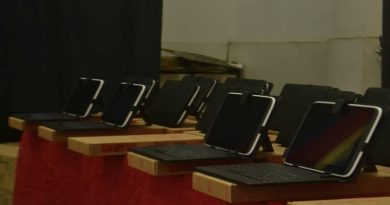 Bachilleres guariqueños recibieron tabletas Canaima