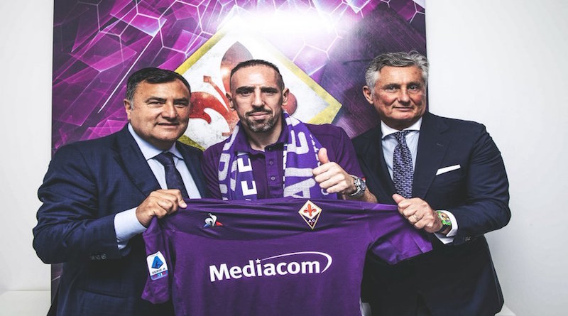 Franck Ribery firma con la Fiorentina