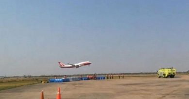 Avión "Supertanker" partió hacia Santa Cruz para combatir incendios forestales en la zona