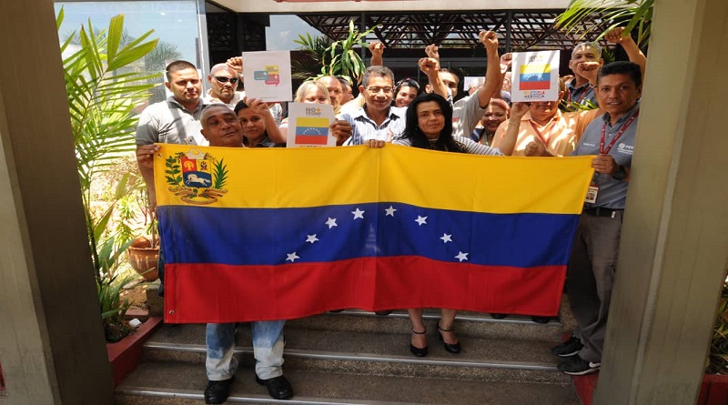 Trabajadores de la industria petrolera firman #NOMORETRUMP contra la injerencia en Venezuela (Foto PDVSA)