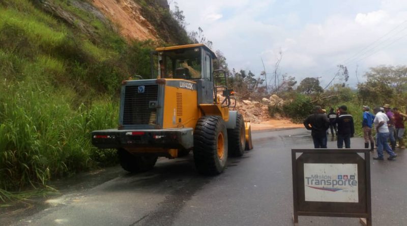 Paso por Troncal 5 del Táchira cerrado por 48 horas (+Labores de despeje)