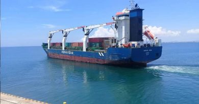 Más de 2.600 toneladas de alimentos zarpan hacia Maracaibo en Buque de Venavega