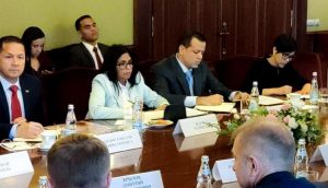 Venezuela y Rusia revisan agenda de cooperación bilateral