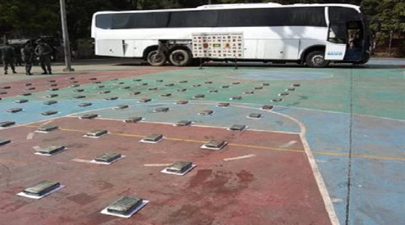 Golpe al narcotráfico: GNB detiene a 3 personas con más de 120 kilos de cocaína escondidos en un autobús (Foto GNB)