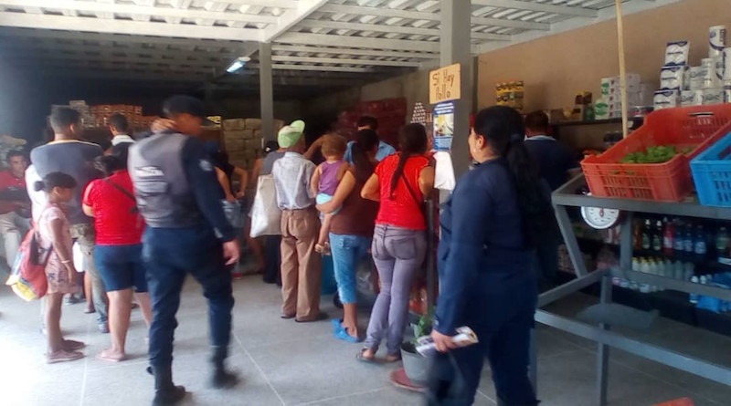 Más de 100 familias beneficiadas por venta supervisada ordenada por Sundde en comercio de Barinas