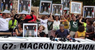 Marcha de retratos acusa a Emmanuel Macron de inacción climática en Francia