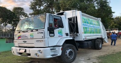 Gobernación del estado Miranda entrega la compactadora número 58 en el municipio Acevedo