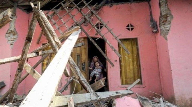 Miles de personas fueron llamadas a ubicarse en zonas altas. (Foto: EFE)