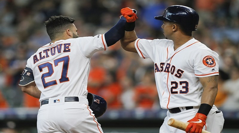 Altuve lleva 19 estacazos de vuelta completa en la temporada