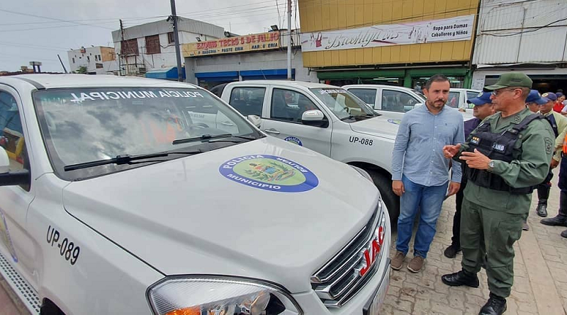 Policía del municipio Simón Bolívar de Anzoátegui refuerza seguridad ciudadana con dotación de radiopatrullas