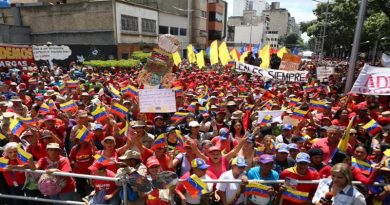 Patriotas venezolanos se movilizan en las calles contra el bloqueo económico impuesto por Estados Unidos