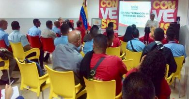 Trabajadores del Metro de Caracas reciben capacitación de cómo atender a los usuarios en caso de un sismo