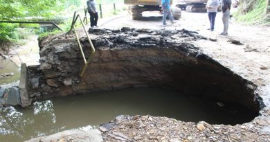 Reparan tubería matriz que distribuye agua potable a Los Altos Mirandinos