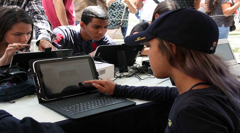 Activada jornada especial en Caracas para registro de bachilleres en el Sistema Nacional de Ingreso a Universidades (Foto MPPEU)