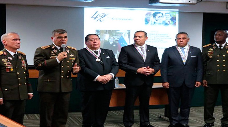 Presidente del TSJ recibe condecoración de la FANB por su labor frente al poder judicial