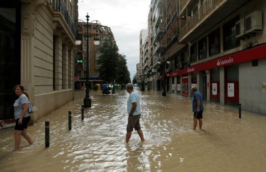 A seis se eleva número de muertos por fuerte temporal en España