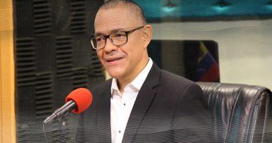 Ministro Villegas alertó sobre matrices desinformativas para distraer y confundir a la población