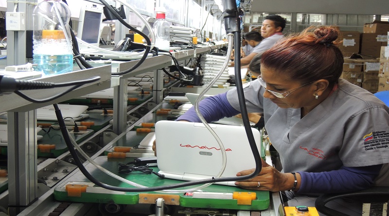 20 mil computadoras nuevas entregarán Industrias Canaima para inicio del año escolar