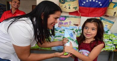 Alcaldía de Guaicaipuro entregó 200 kilos de leche a niños con autismo