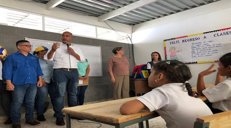 Gobierno Bolivariano reinauguró la Unidad Educativa Reventón en Miranda