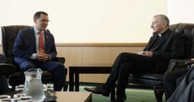 Venezuela sostuvo reunión bilateral con Secretario de Estado de la Santa Sede Pietro Parolín