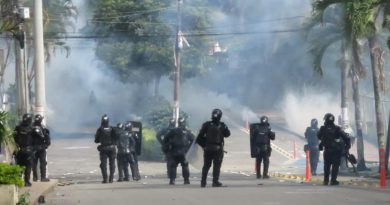 Escuadrón antidisturbios reprimió protestas de transportistas en Colombia