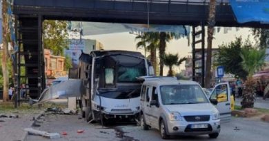 Explosión de bomba causa al menos cinco heridos en Turquía