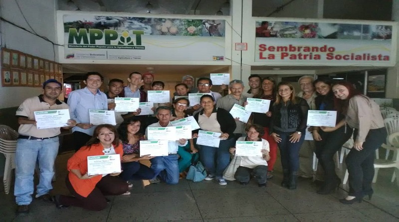 Realizan diplomado para promover nuevos diseños de sistemas cacaoteros en el estado Aragua